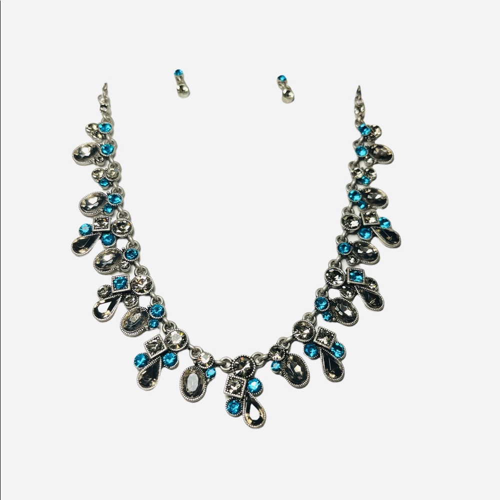 BEAUTIFUL! Austrian Crystal Necklace Earrings Set
